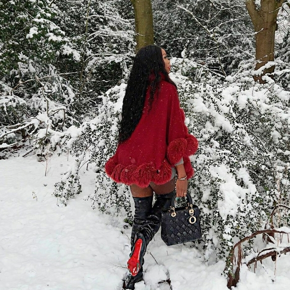 Red Fur Poncho / Cape (One SIze) - Picture 2 of 5